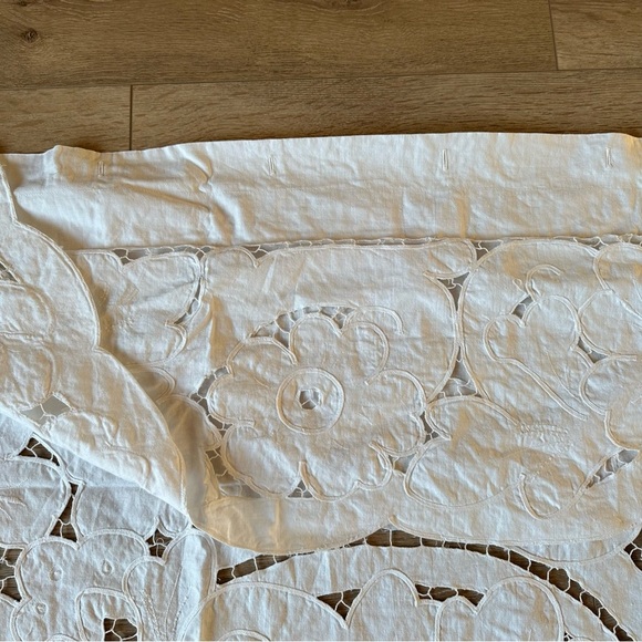 Rare Vintage White Cotton Embroidery Cutout Curtain - Picture 6 of 6